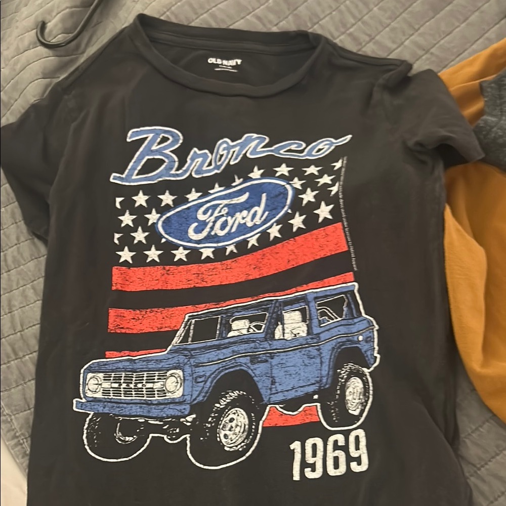 Boys clothing 5 shirts size 10-12